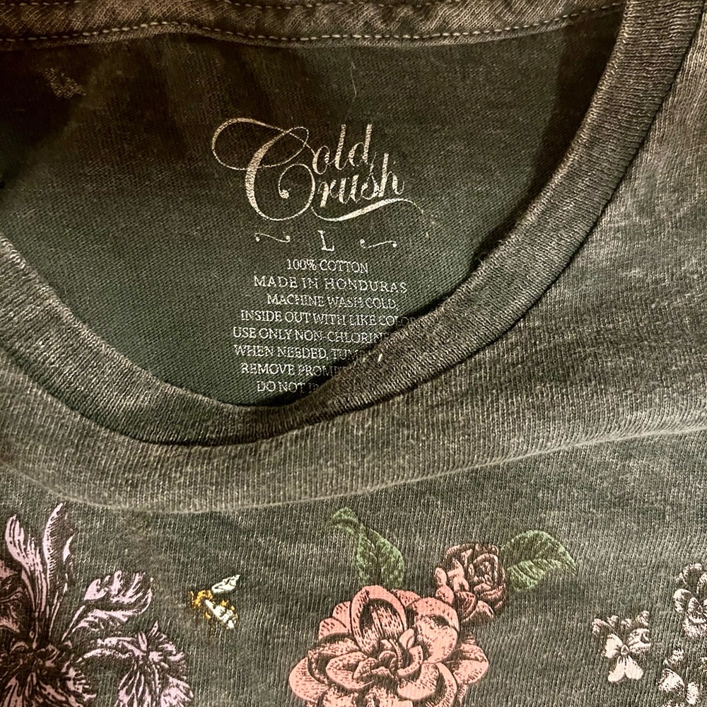 Cold Crush Charcoal Floral Tee - Picture 2 of 4
